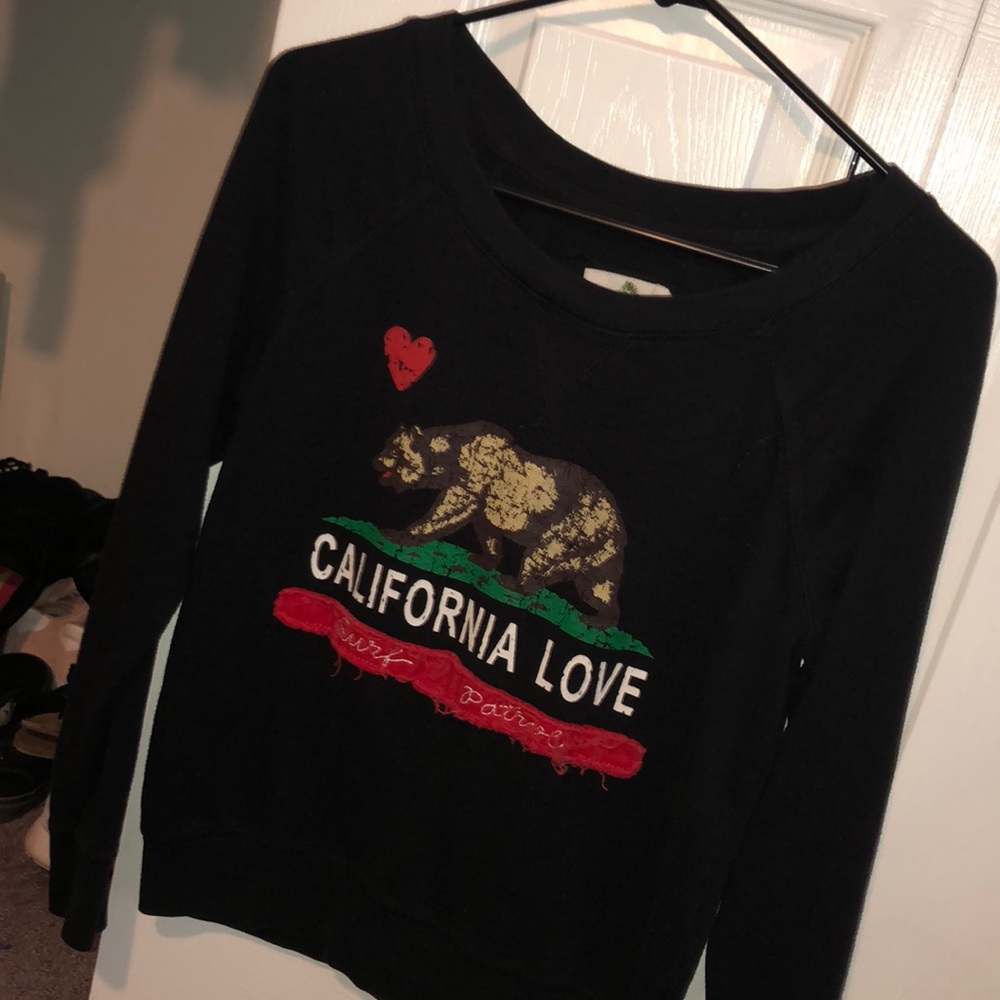 Black long sleeve crew neck